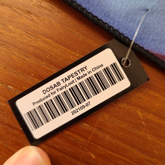 Fairy Loot Daughter of Smoke & Bone Tapestry NWT - Picture 5 of 5